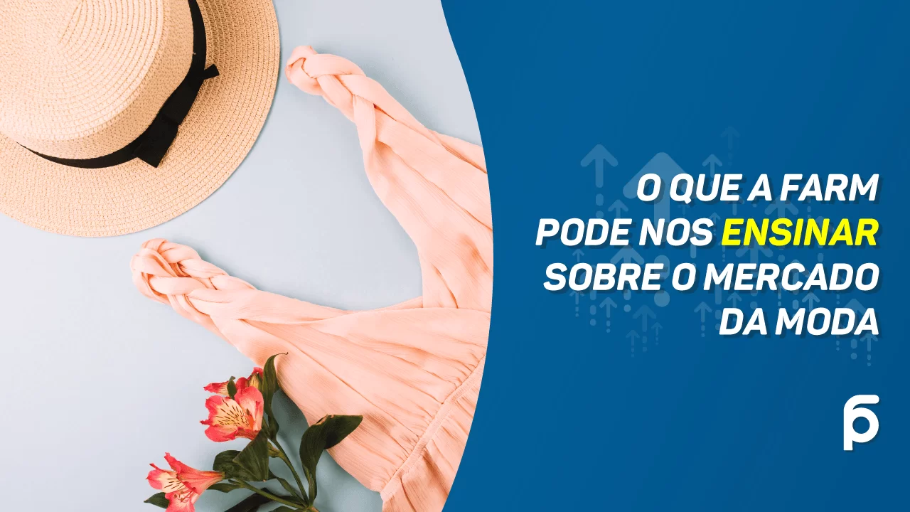 Vestido e Chapéu próximos a uma flor